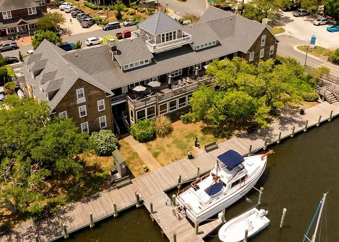 Motel: The Tranquil House Inn